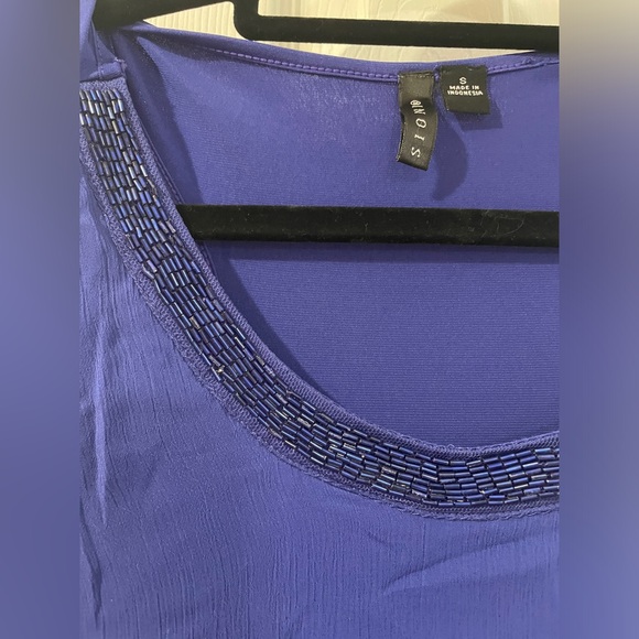 Beautiful Sleeveless Tunic - Picture 3 of 5